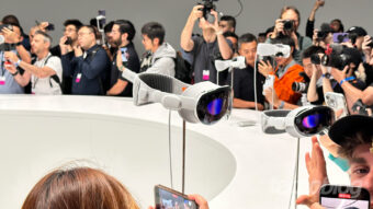 Apple pausou novo Vision Pro para focar em modelo mais barato, diz site