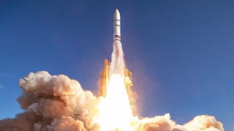 Amazon e Sky se unem para fornecer internet via satélite no Brasil