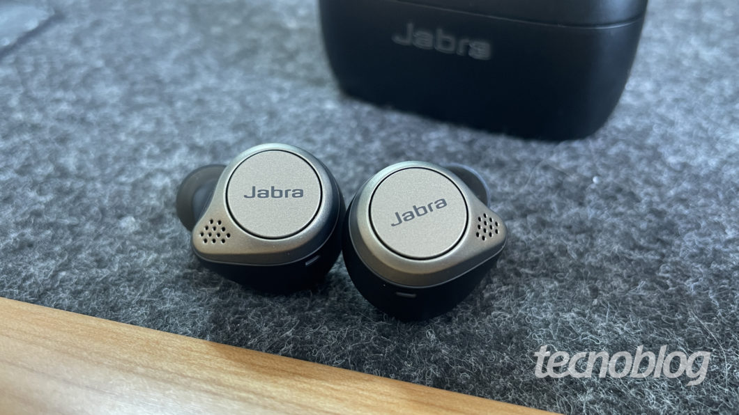 Jabra decide abandonar fones de ouvido para uso pessoal