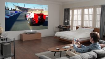 Projetor laser 4K da LG cria imagens de até 120 polegadas a 18 cm da parede