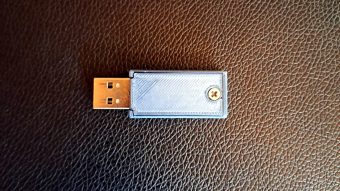 Este pendrive pode durar 200 anos, mas armazena apenas 8 KB