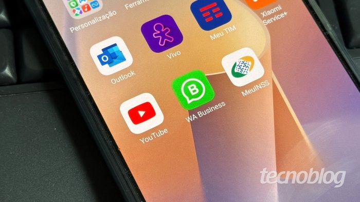 Ícone do YouTube em celular Android (imagem: Emerson Alecrim/Tecnoblog)