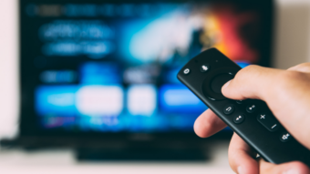 Como espelhar a tela do celular no Fire TV Stick